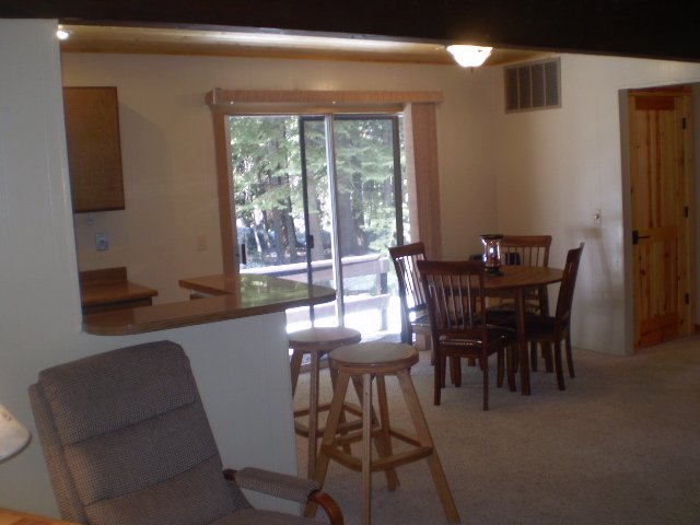 481 Elm St photo 7