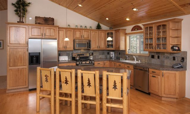 411 Gray Ave, Tahoma