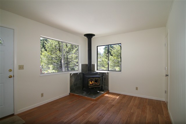 425 Gray Ave photo 5