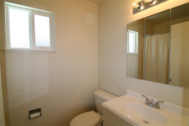 425 Gray Ave photo 7