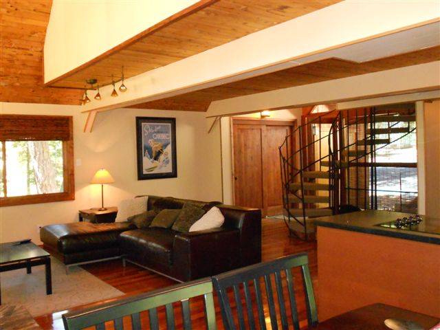 315 Grouse Dr photo 3