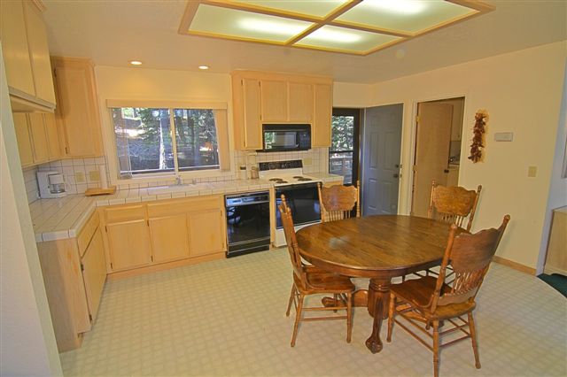 815 Evergreen Way photo 3