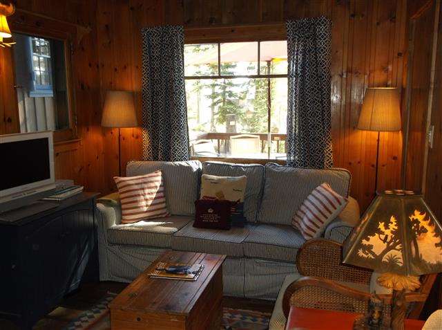 8252 Meeks Bay Ave photo 3