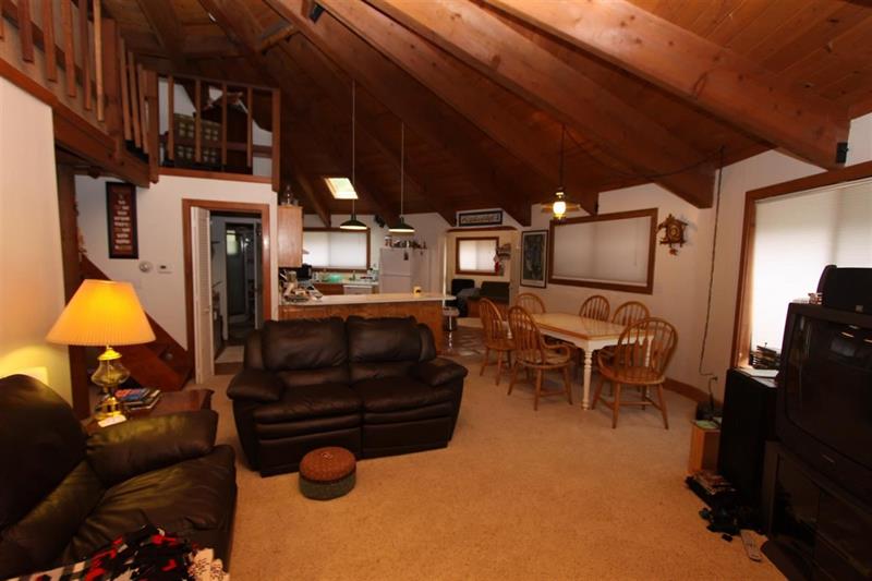 523 Robin Rd photo 5
