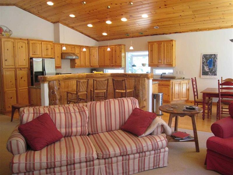 533 Robin Rd photo 4