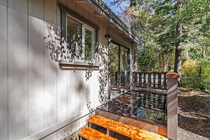 291 Pine St photo 12