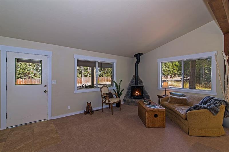 291 Pine St photo 6