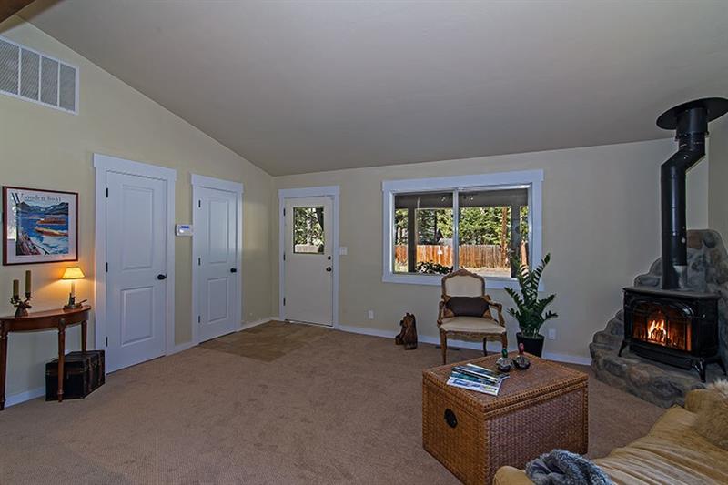 291 Pine St photo 7
