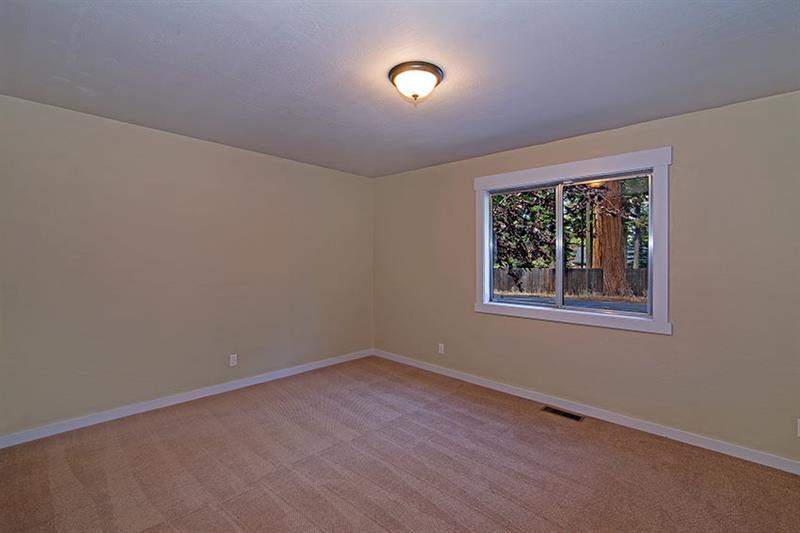 291 Pine St photo 9