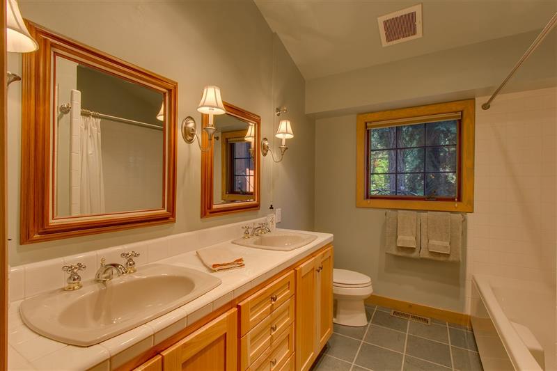320 Elm St photo 12