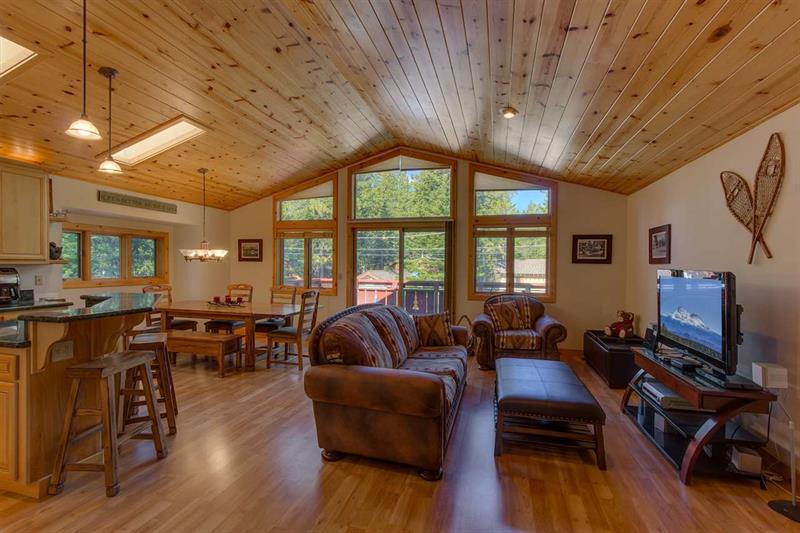 416 Lewis Ave, Tahoma