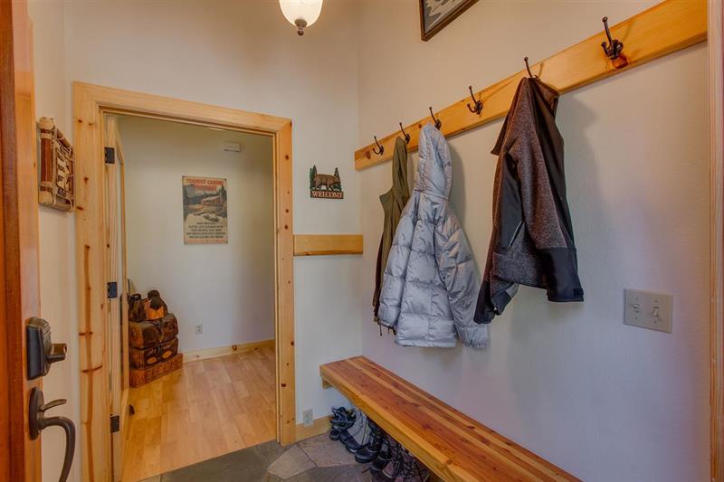 416 Lewis Ave photo 12