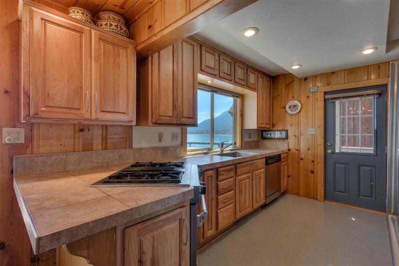 8365 Meeks Bay Ave photo 5