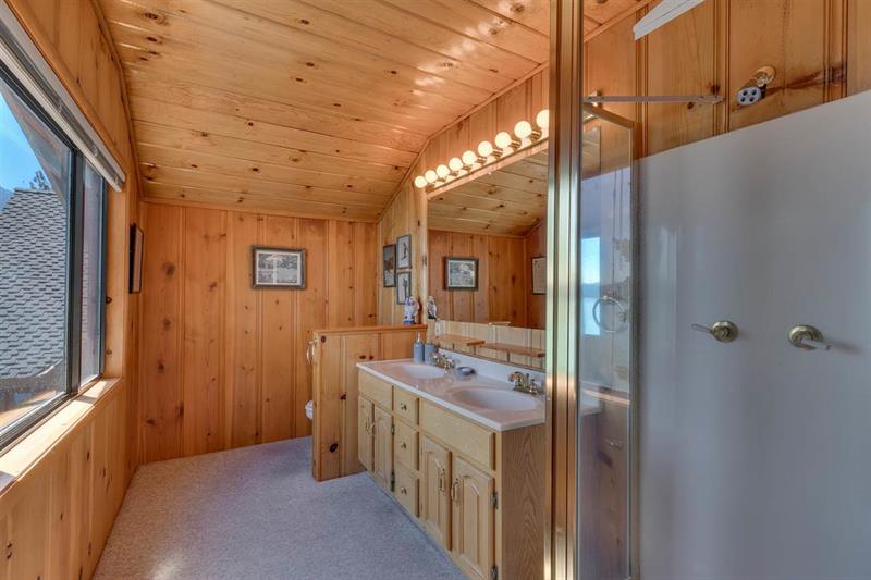 8365 Meeks Bay Ave photo 7