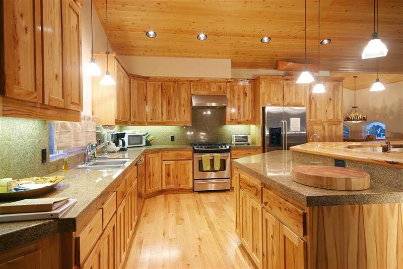 243 Pine St photo 3