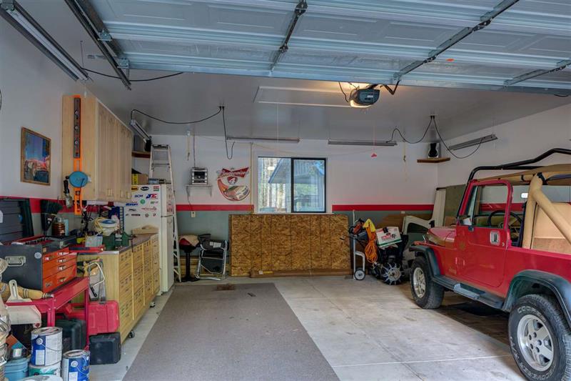 790 Evergreen Way photo 11