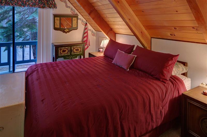 790 Evergreen Way photo 7