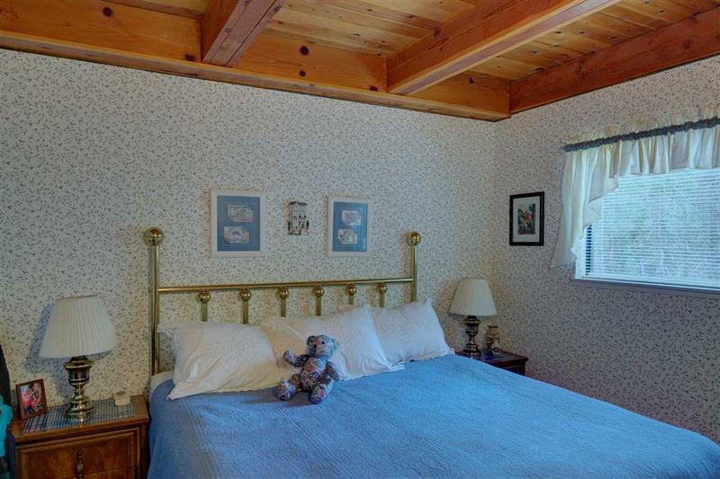 790 Evergreen Way photo 9