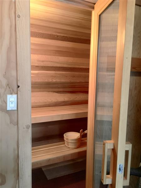 810 Evergreen Way photo 3