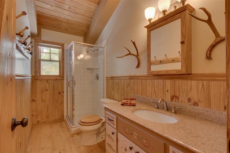 810 Evergreen Way photo 9