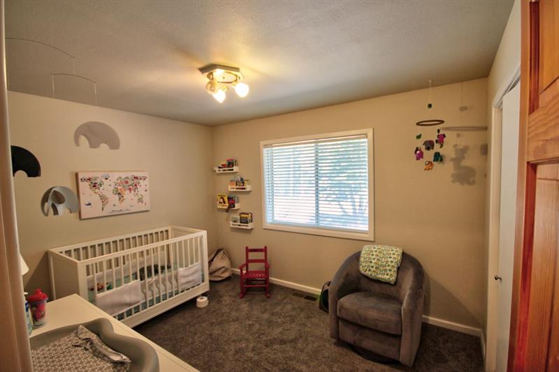 311 Talon St photo 11