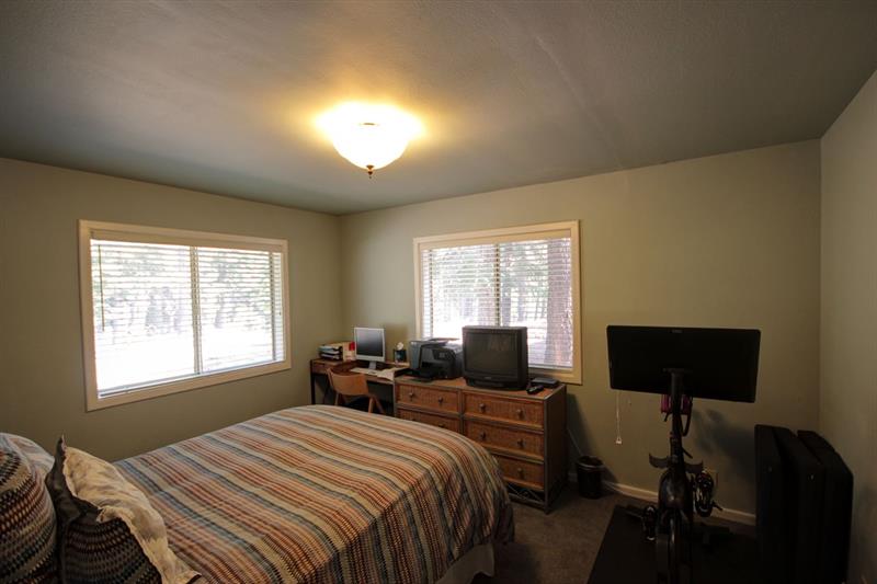 311 Talon St photo 12