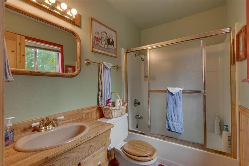 454 Sweetwater Dr photo 8