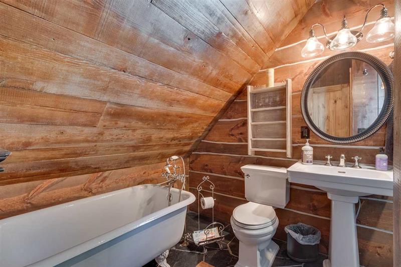 4015 Amanda Ln photo 11