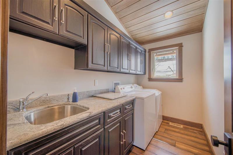 8204 Meeks Bay Ave photo 12