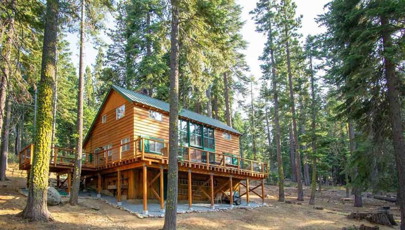 446 Sierra Dr, Tahoma