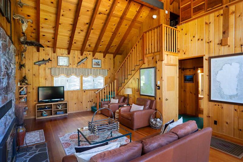 446 Sierra Dr photo 5