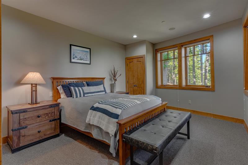 1733 Tahoe Park Heights Dr — photo 23