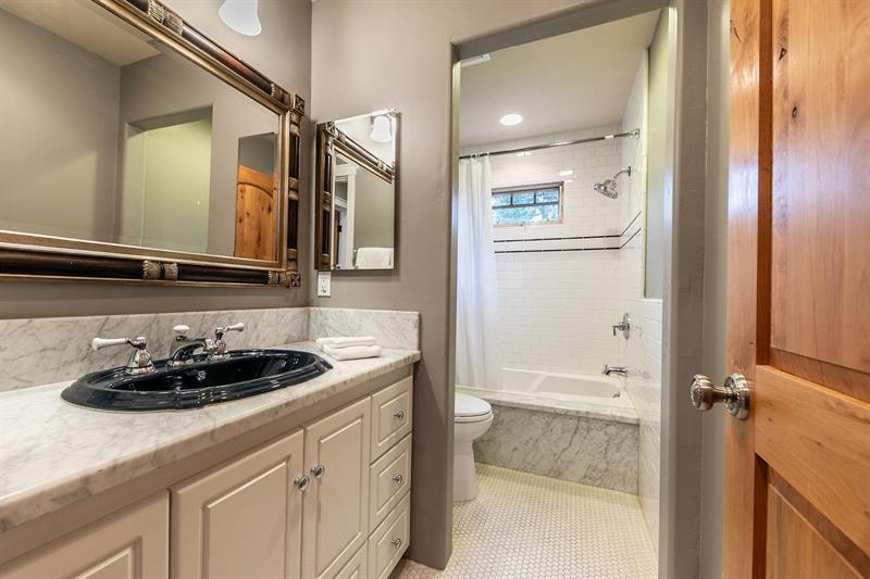 520 Virginia Dr — photo 23
