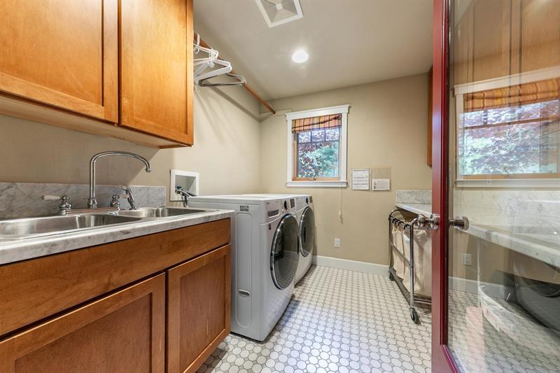 520 Virginia Dr — photo 25