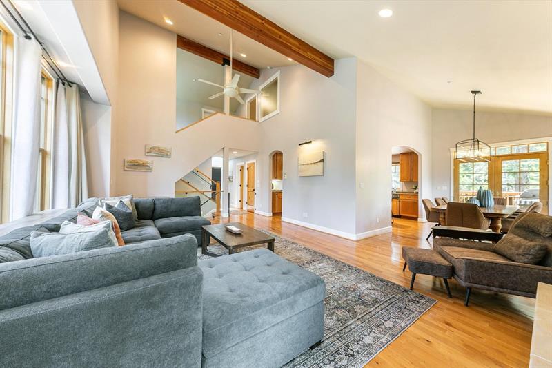 520 Virginia Dr — photo 9